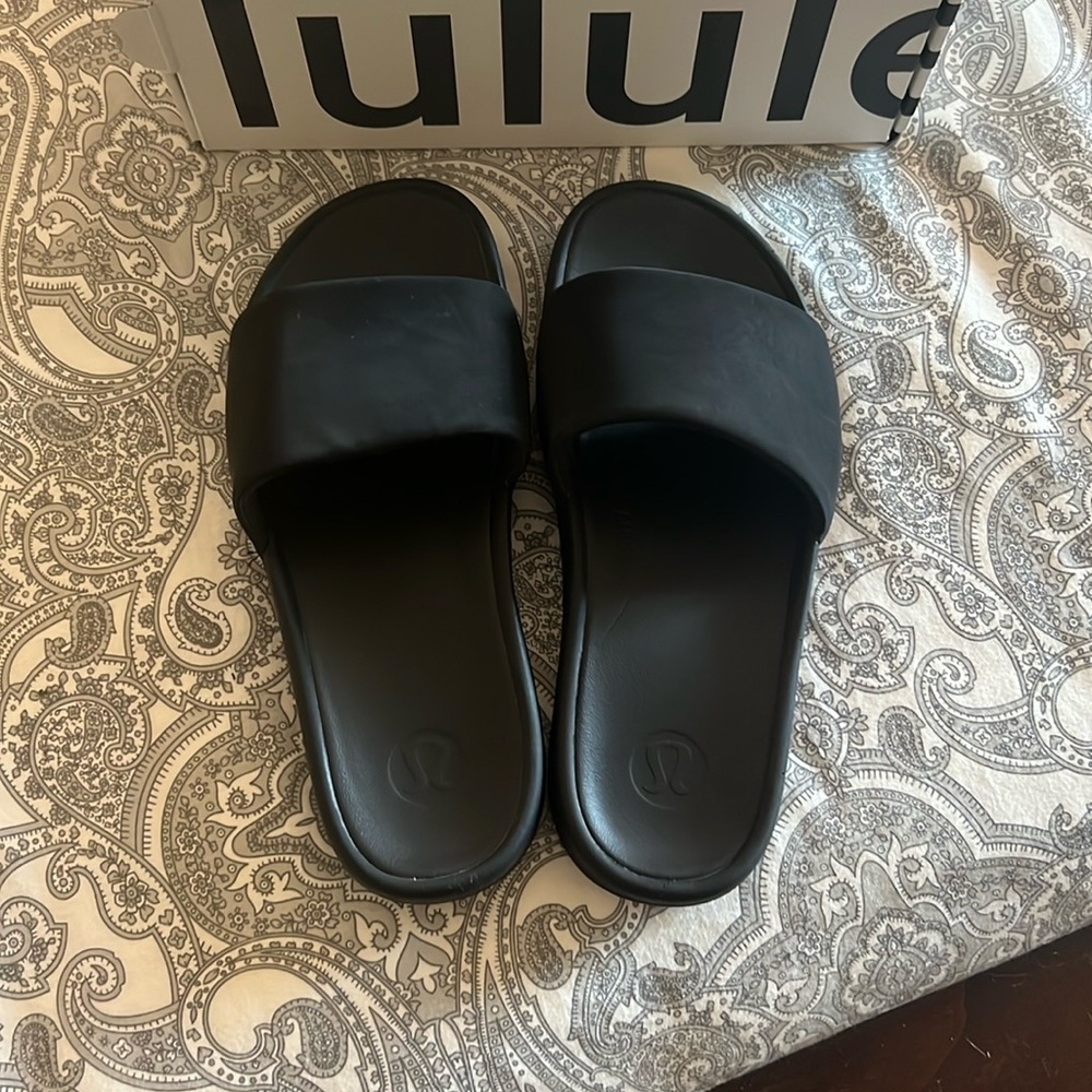 Lululemon Rest Feel Slides size 7